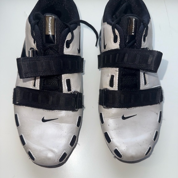 Nike Romaleos 2 Weightlifting Shoes Men’s Size 10 White and Black Sneakers - Picture 1 of 3